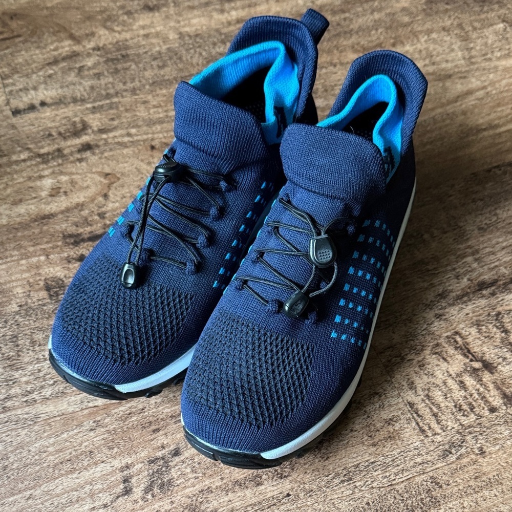 Womens’s Navy Blue Athletic Shoes